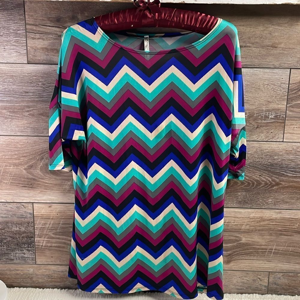 Moa USA Chevron Striped Blouse,  Ladies Size Medium, Multicolor